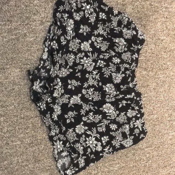 Joey B loose short|flower shorts|black and white - Picture 2 of 2